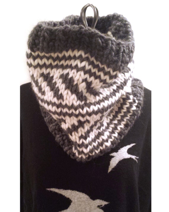 Love Wool Colorwork Cowl KNITTING PATTERN