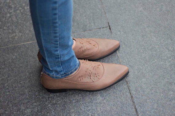 brown flat leather shoes