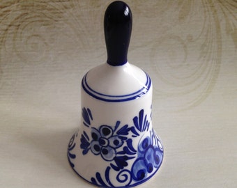 Vintage handcrafted Delft Blue D.A.I.C. bell from 1984