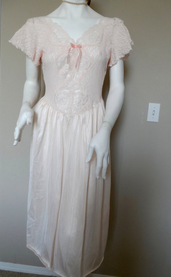 Vintage 1980's Pink Negligee Stretchy Lace . by HappyValleyAvenue