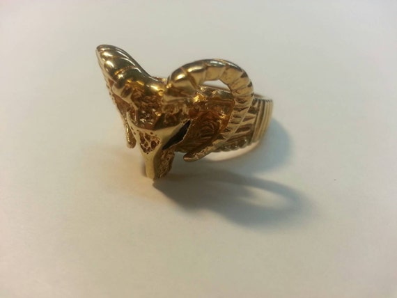 14K Gold Capricorn Ring with Sapphire Eyes Astrological Sign