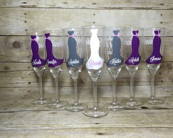 Wedding Wine Glasses - Wedding Champagne Glasses - Custom Bridal Party Champagne Wine Glasses - Brideesmaids Favors - Wedding Party Favors