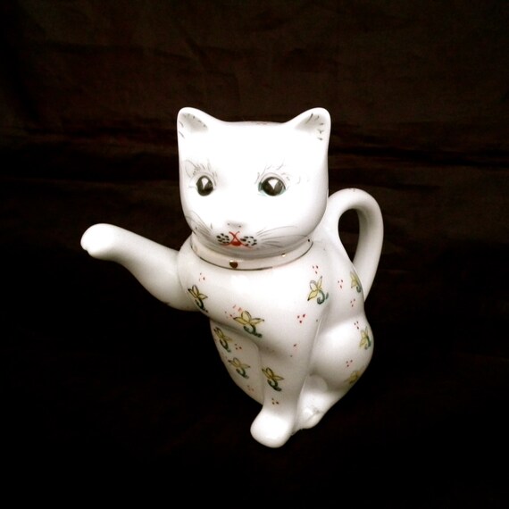 Cat Tea pot China Lucky Cat TeaPot Kitsch Cat by TwoTimeVintage
