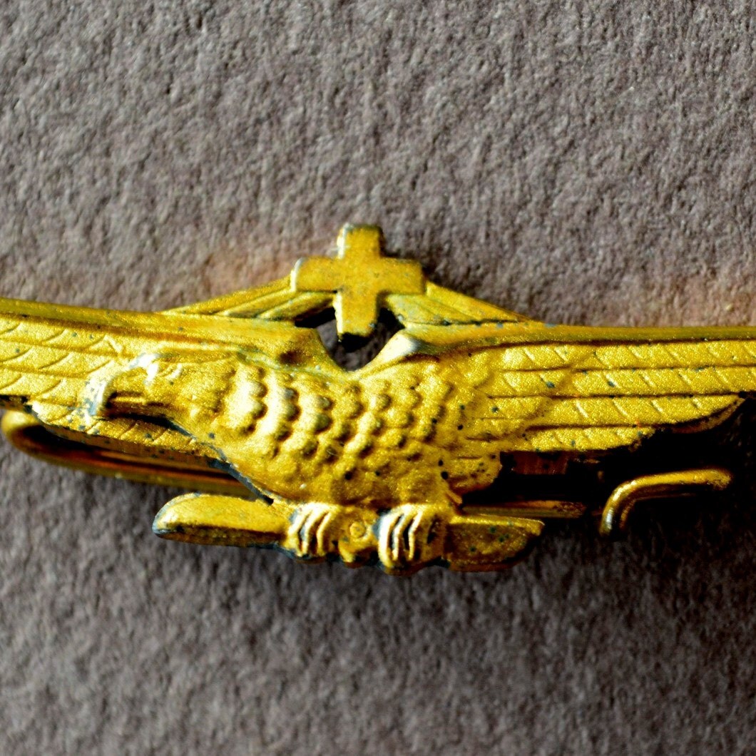 Belle Broche Aigle Croix De Lorraine En Métal Argenté - Diamètre 24 Mm - Occasion