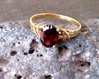 SALE! Garnet ring, gold ring, simple ring, january ring, birthstone ring, lace ring, wrap band,gift idea