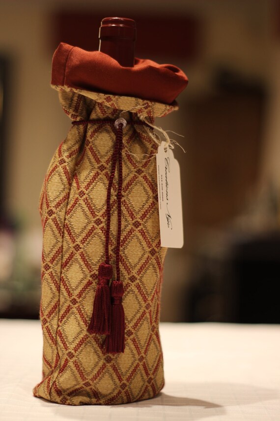 Elegant wine gift bag by CreationsNijo on Etsy