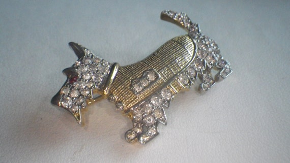 Scottie Dog Brooch Pin Gold Tone and Diamanté by GlanYrAfonCostume