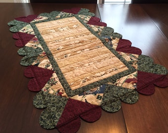 FREE SHIPPING! Thimbleberries Christmas Quilted Table Runner