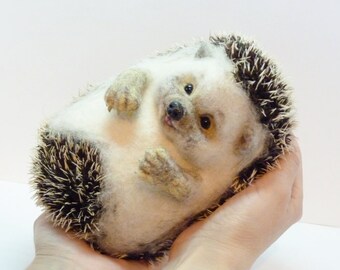 Needle felted hedgehog MADE TO ORDER Needle felted animal Miniature sculpture Handmade Handmade Felt doll Hedgehog as a gift