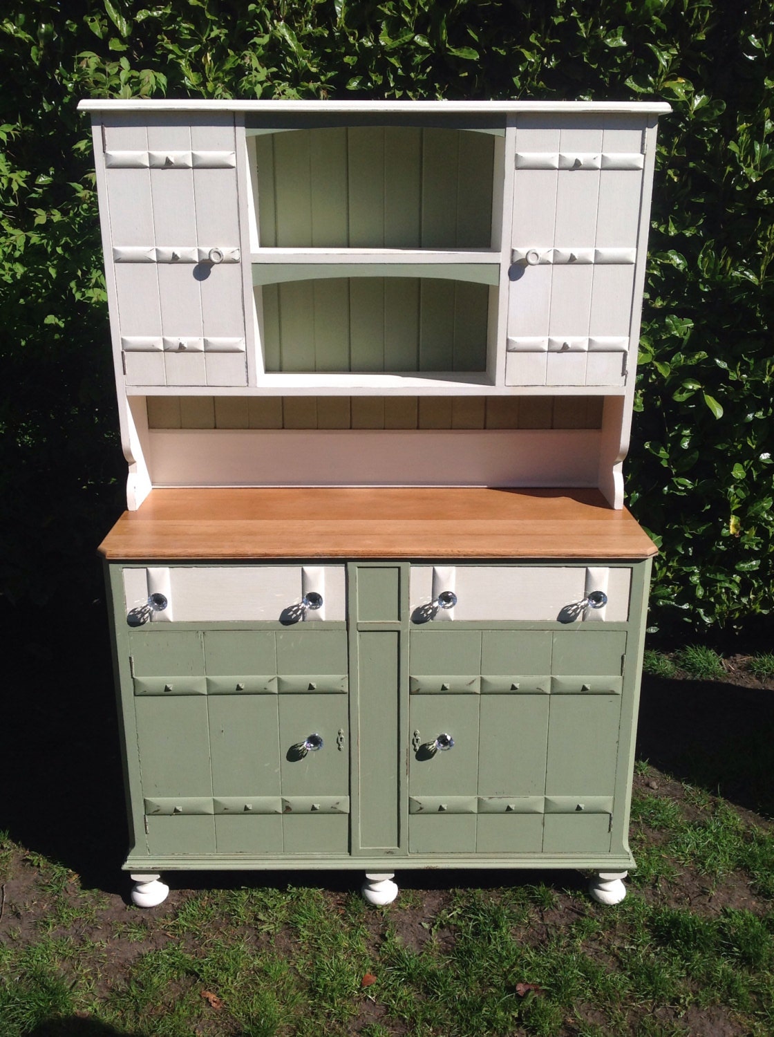 Beautiful dresser – Haute Juice