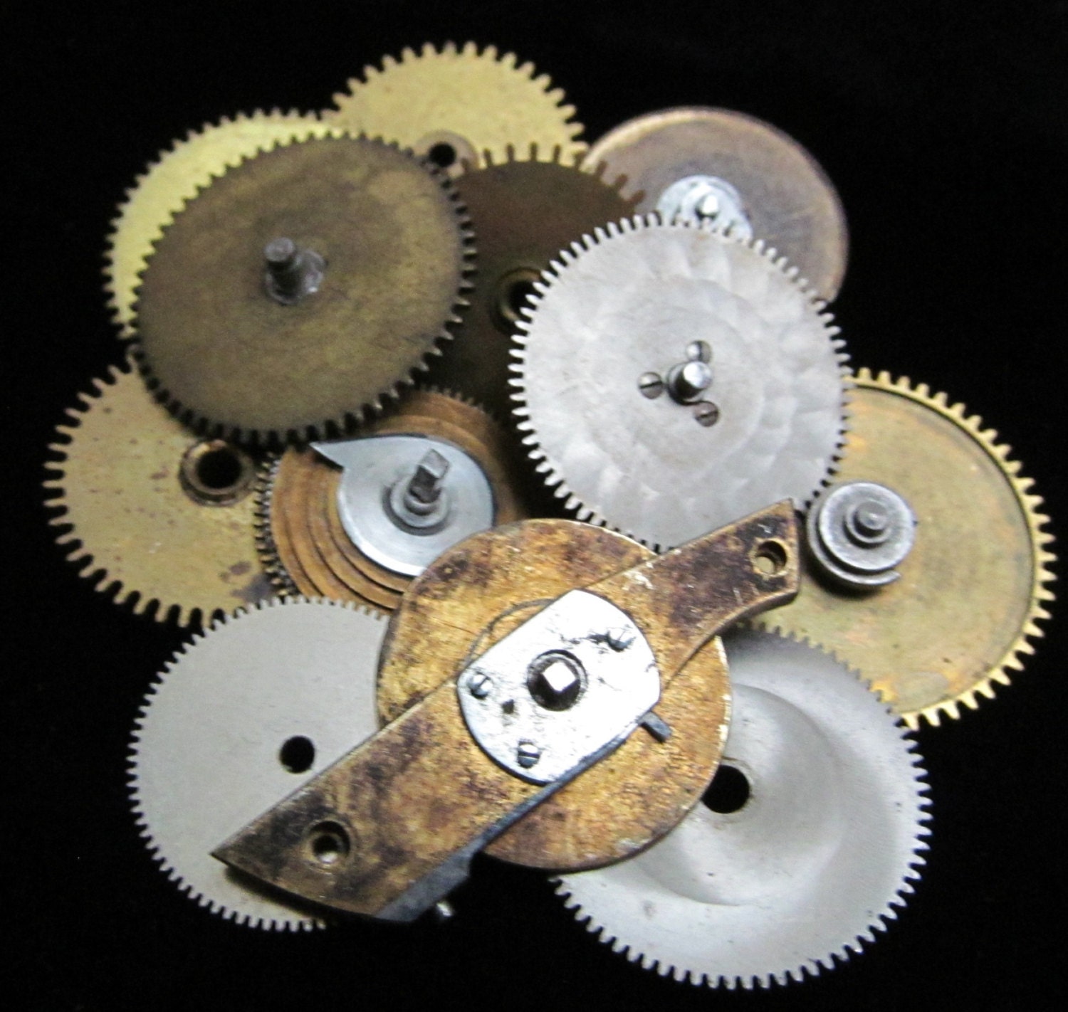 12 Antique Vintage Clock Watch Parts Cogs Gears Assemblage