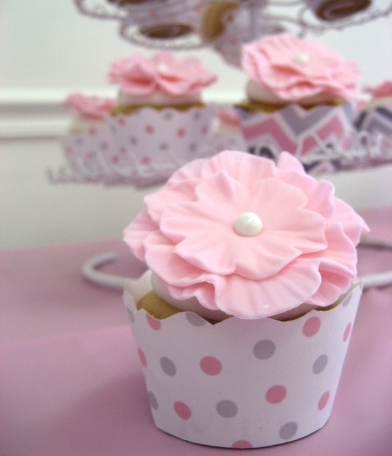 Flower Cupcake Toppers, Edible Flower Wedding Favors, Baby Shower Cupcake Toppers, Edible
