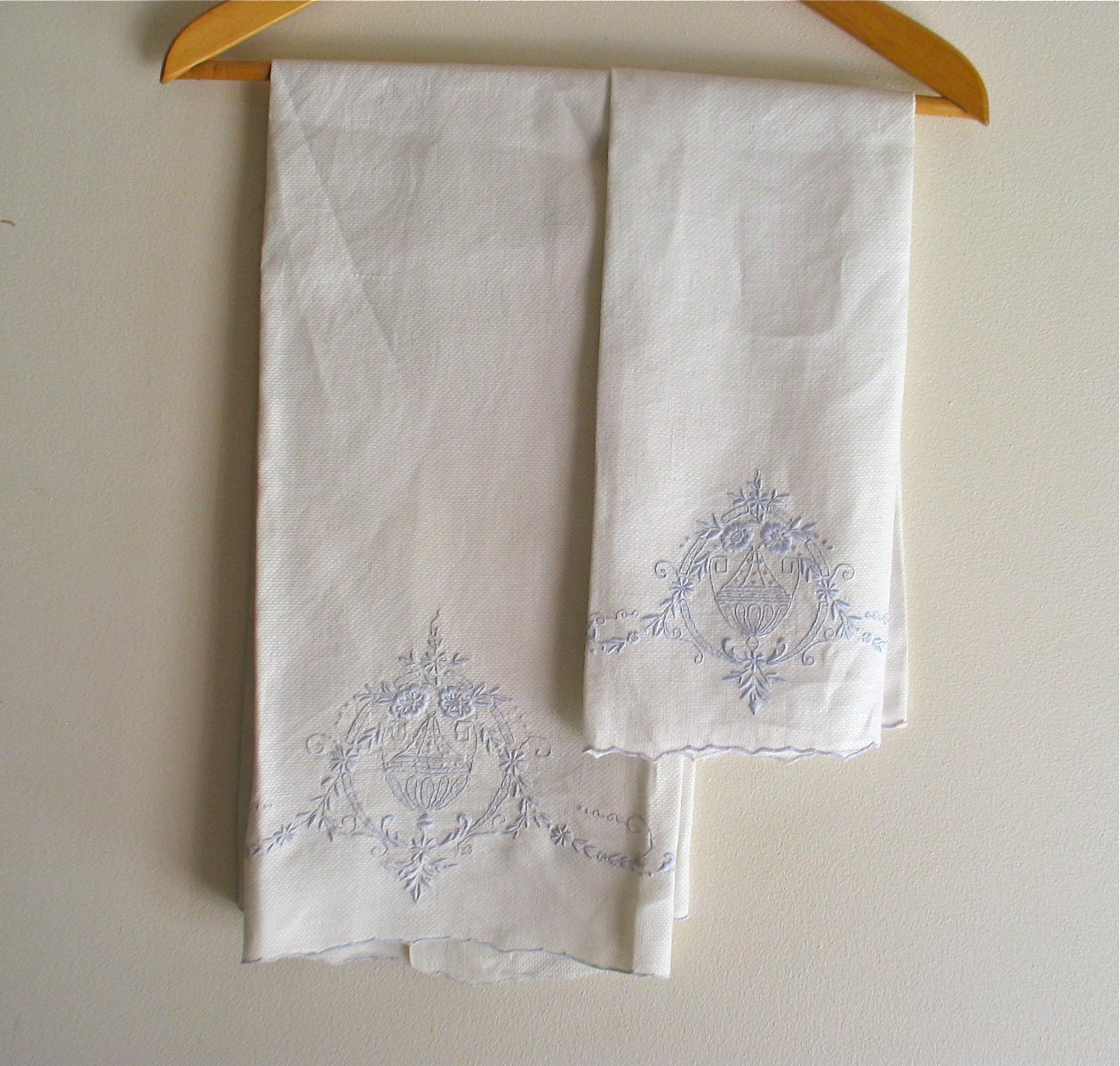Huck Linen Hand Towels with Embroidery in by marypearlsvintage