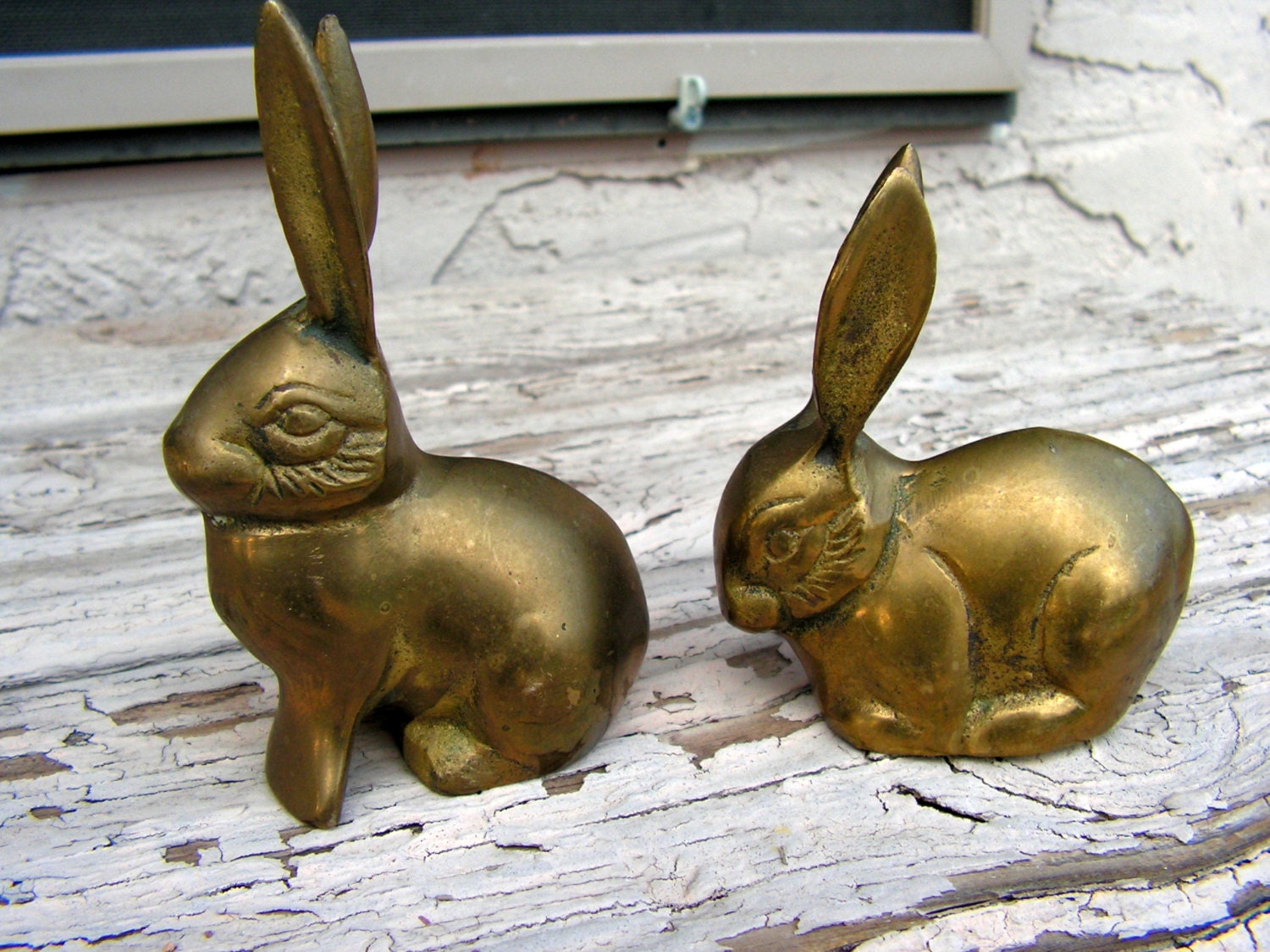 rabbit statues figurines