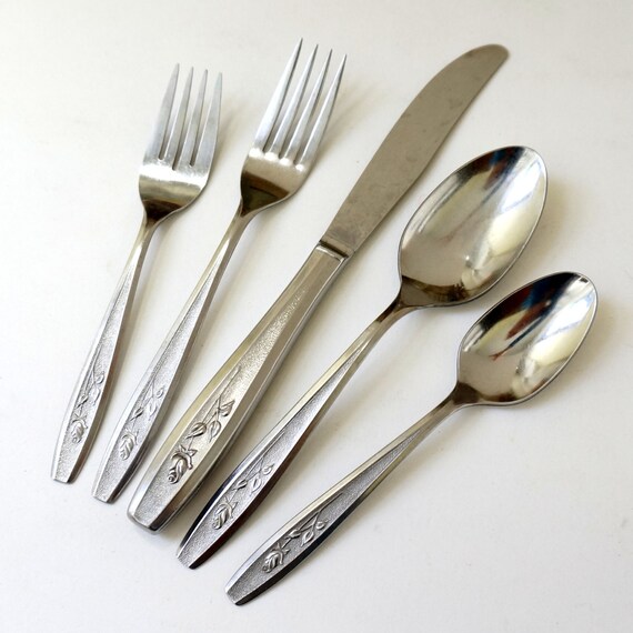 Oneida Maybrook Pattern Stainless 82 Pc Flatware Set 50s