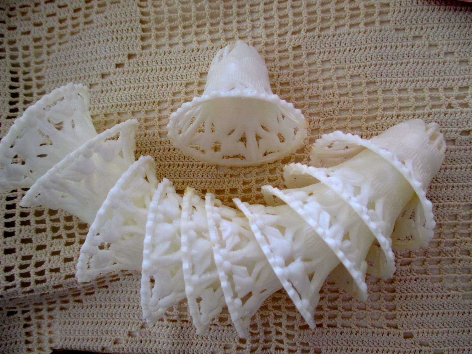 11 white bells plastic decoration crafts cake by JunqueDuJour