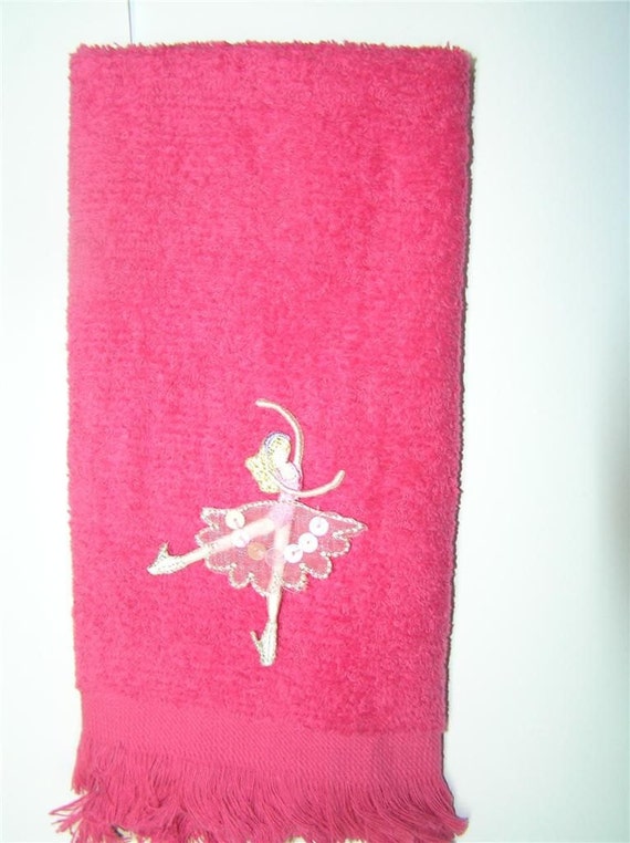 Ice figure skate skating blade towel NEW pink dancer dancing