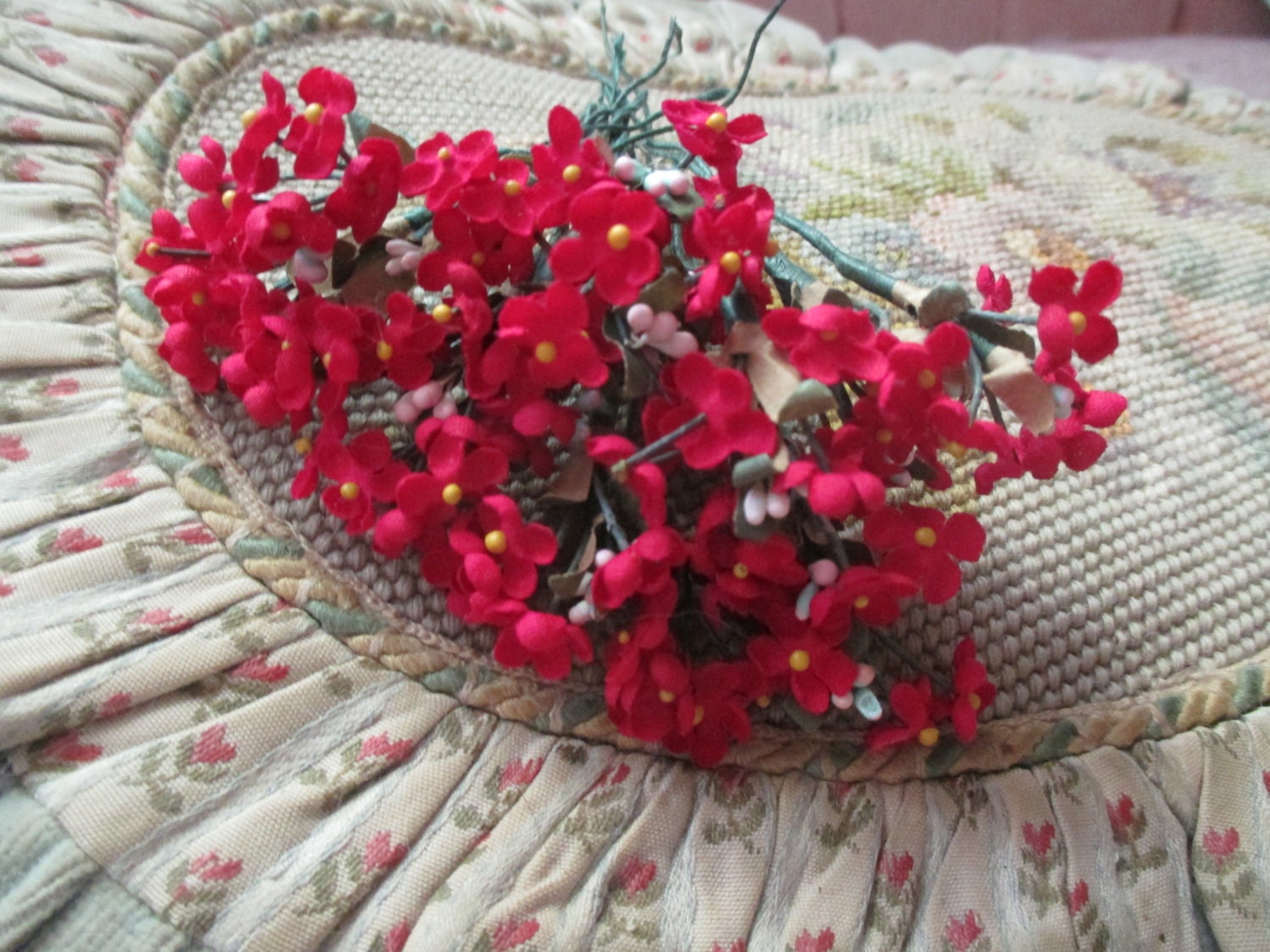Vintage Millinery Flowers Petite Cute Red Stem Bunch of 18