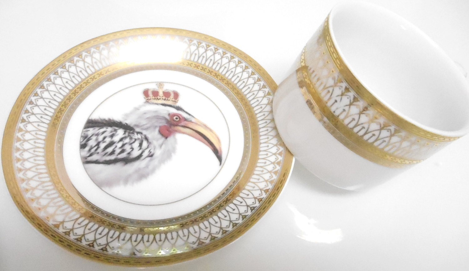 Beautiful Gold Or Silver African Hornbilltoko Bird Payment - Tea Set Skull Tea Skull Porcelain Unusual Dinnerware Unusualporcelain Unusual Dishes Funky Dishes Custom Plates Custom Dinnerware beautiful gold or silver african hornbilltoko bird payment - tea set skull tea skull porcelain unusual dinnerware unusualporcelain unusual dishes funky dishes custom plates custom dinnerware