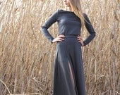 Maxi comfortable dress with slit