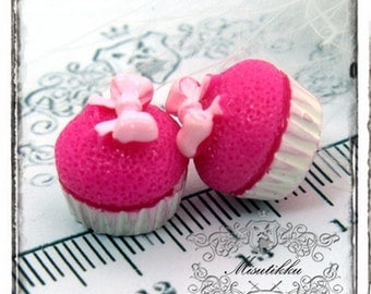2-10 PCS X 18mm Hot Pink Strawberry Flavor Cupcake Cabochon w Bow Ribbon Sweets Kawaii Cup Cake Cabochon Cute Miniature FoodFlatback CK03P