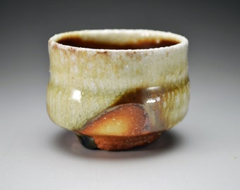 Shigaraki, anagama, ten-day anagama wood firing, with natural ash deposits sake cup. gui-03