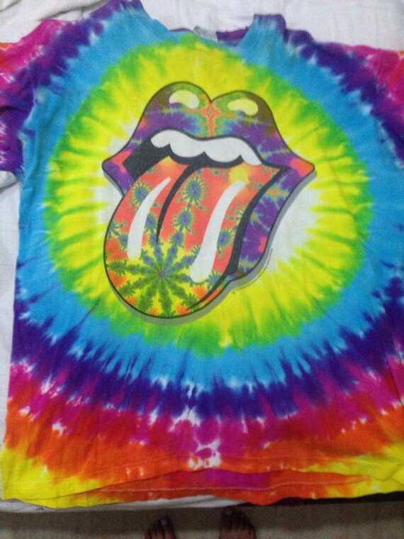 tie dye rolling stones tshirt