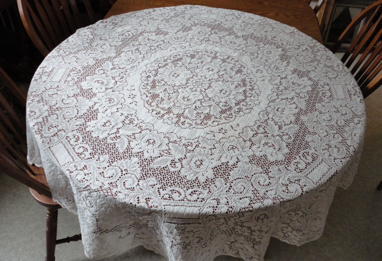 Vintage 70 Round Quaker Lace Style Tablecloth Ecru Beige