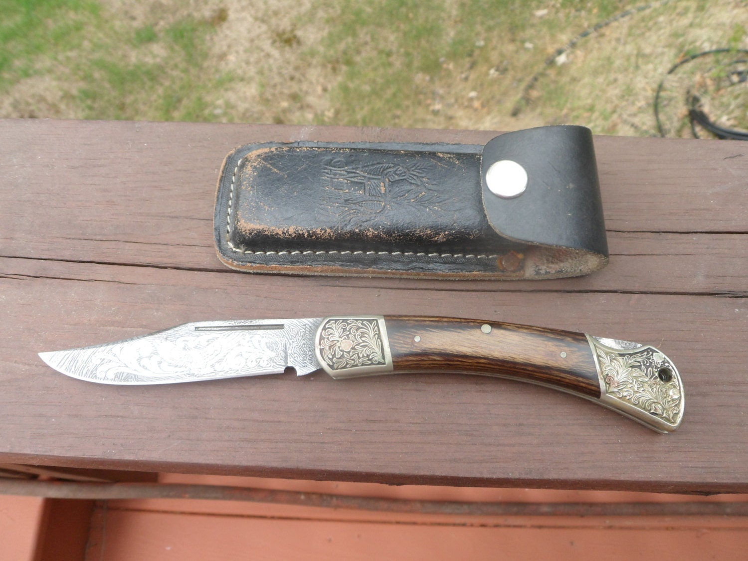 Japan Explorer Lockback Pocket Knife With Damascus Blade