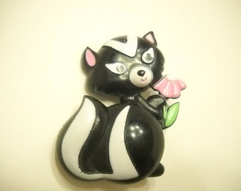 Popular items for skunk pin on Etsy