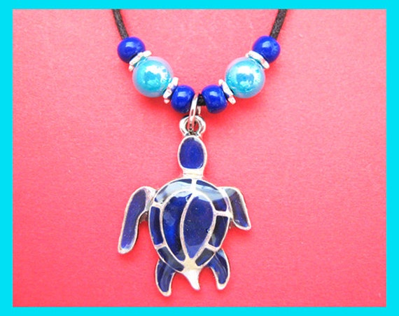 Mood Necklace. Turtle Pendant with matching beads on by artbynonya