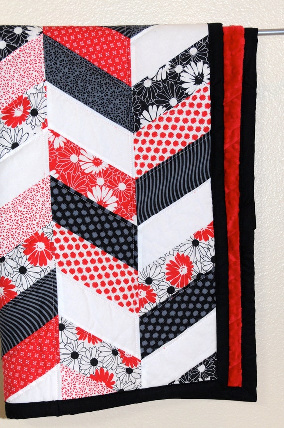Items similar to Modern Herringbone Baby Crib Quilt Red Black White