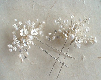 Hair Pins. Set for 2 Bridal Hair Pins. Off white flower/ Pearl hair comb. Bridal hair comb. Bridal hair accessories.