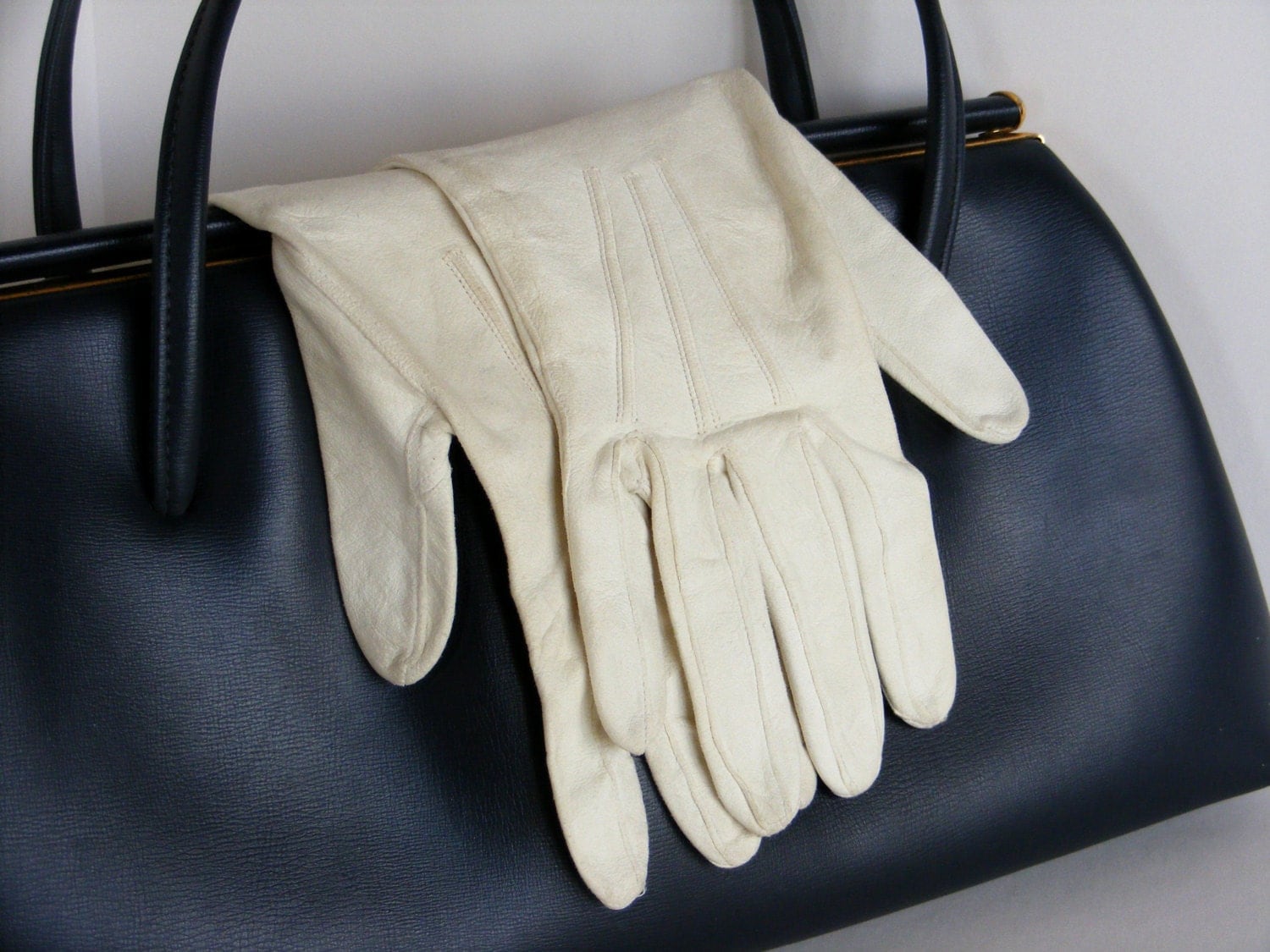 Kid Leather Gloves Ladies Vintage Soft Cream Ivory/White