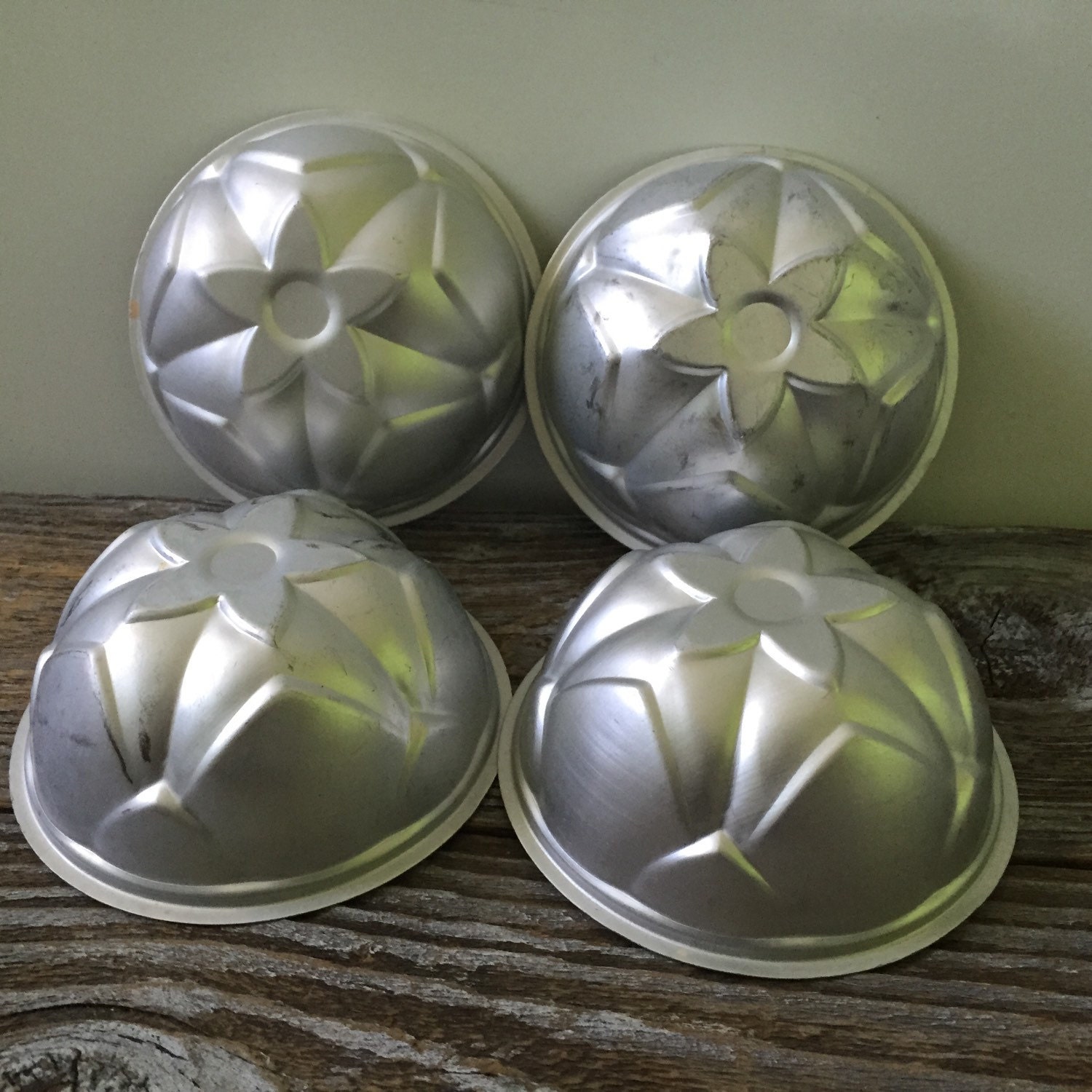 4 Vintage Mini Bundt Cake Tins Flower Design Aluminum Tins