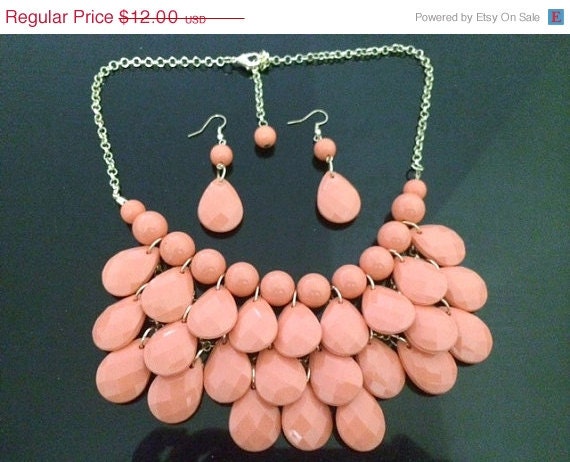 Statement Necklace, Coral Necklace, Coral Statement Necklace, Bib Neckace, Chic Fashion Necklace,