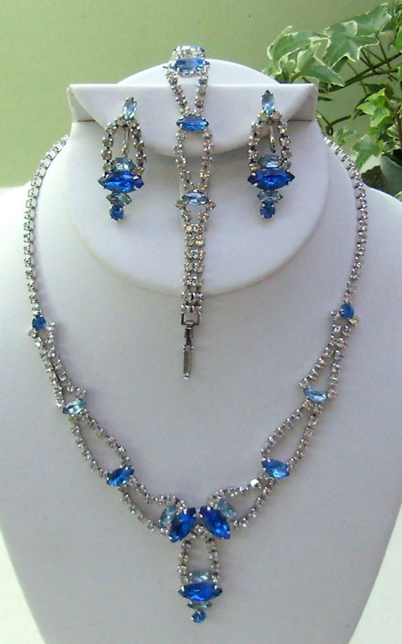 Vintage Deep Blue Rhinestone by rosiesvintageshop on Etsy