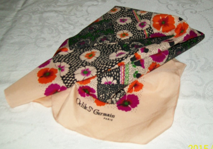 Vintage women's scarf Odile St Germain Paris by NewtoUVintage