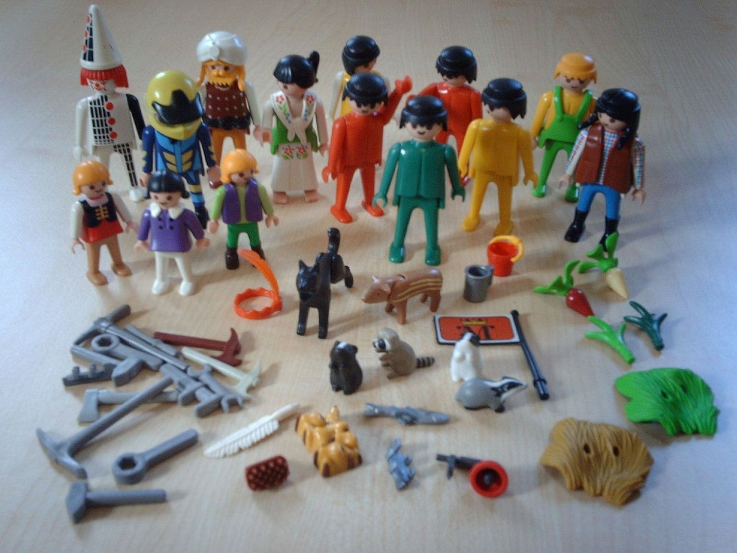 10% OFF: 70s to 90s PLAYMOBIL / GEOBRA figures convolute “mixed bag ...