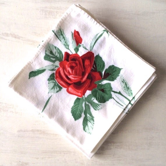 4 Red Rose Dinner Napkins by BessieRuths on Etsy