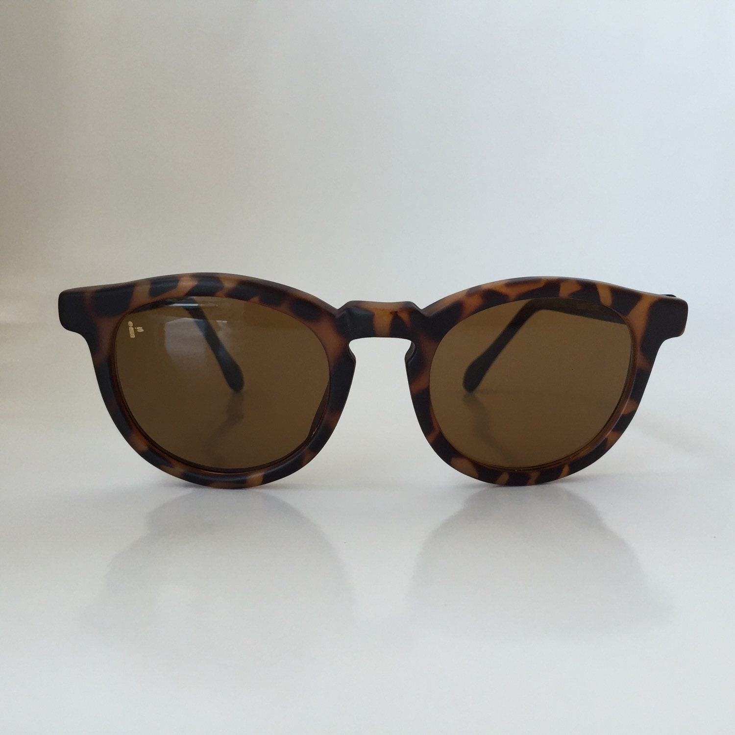 Vintage Levi’s sunglasses, Matte tortoise pantos shape frame with matte ...