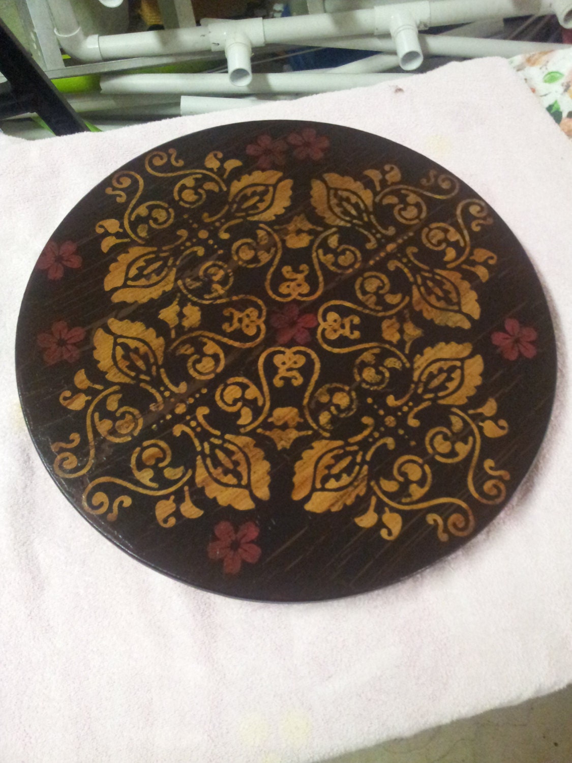 Lazy Susan hand painted 4 cream baroque patterns and red
