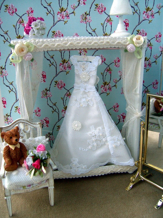 dollhouse wedding