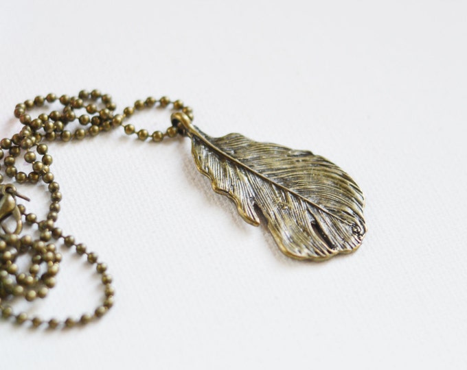 The Softness Of The Feather // Pendant and chain made from metal brass // 2015 Best Trends // Fresh Gifts // Retro, Vintage, Shabby Chic