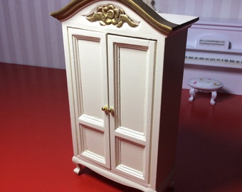 Mini Wardrobe/Closet, 1/12 Scale, 1'' Scale, Dollhouse Miniature