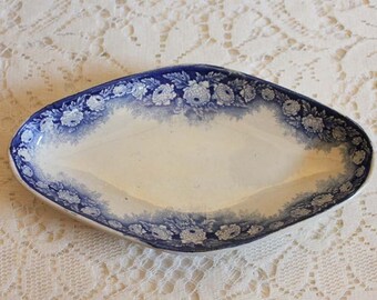 Oval dish pottery, marked Boch La louvière "Elvire"