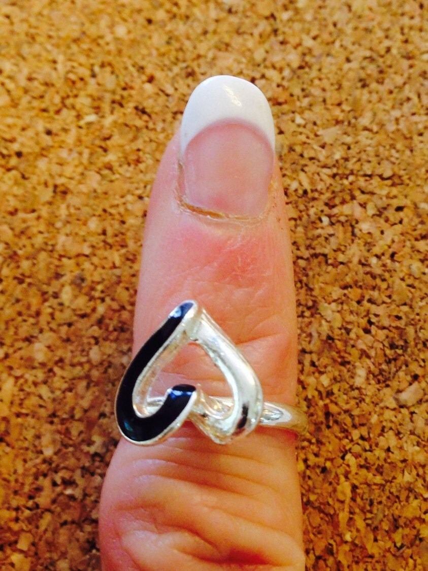 Toe ring. Heaert toe ring. Adjustable toe by TheBlingFollowing