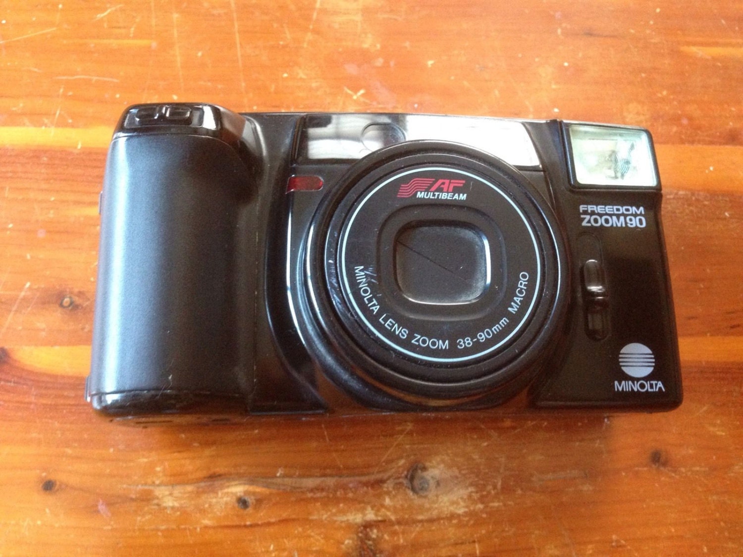 Minolta Freedom Action Zoom 90 35mm film point and shoot