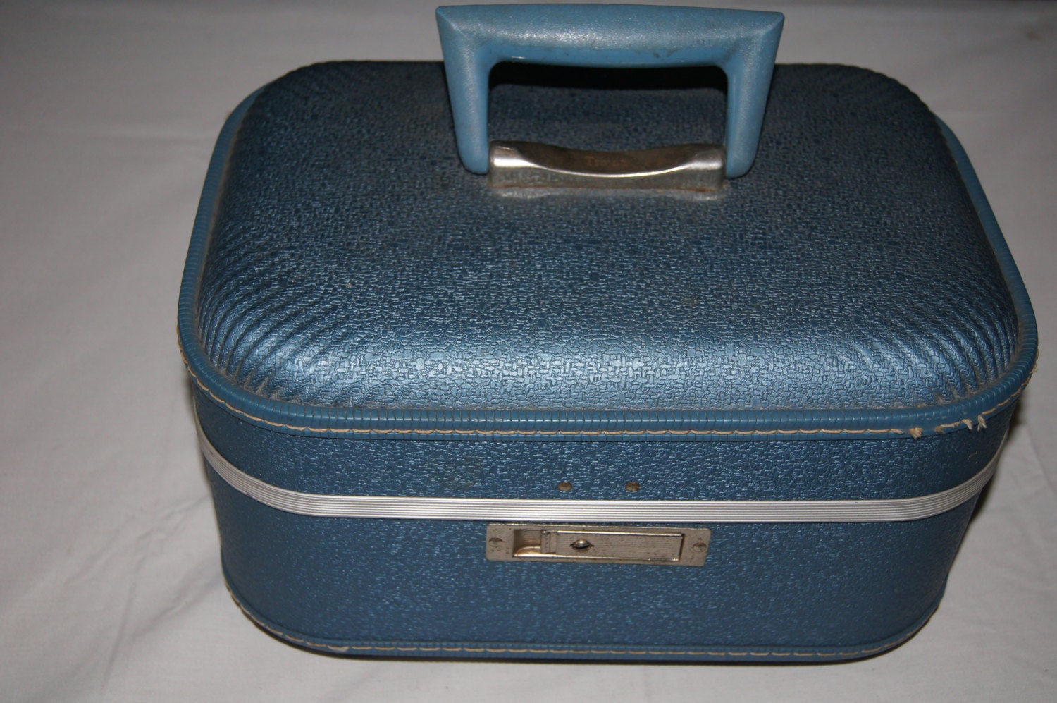 Vintage 1950's Trojan Blue Train Case