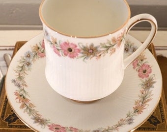 paragon china cup and saucer, 'belinda'